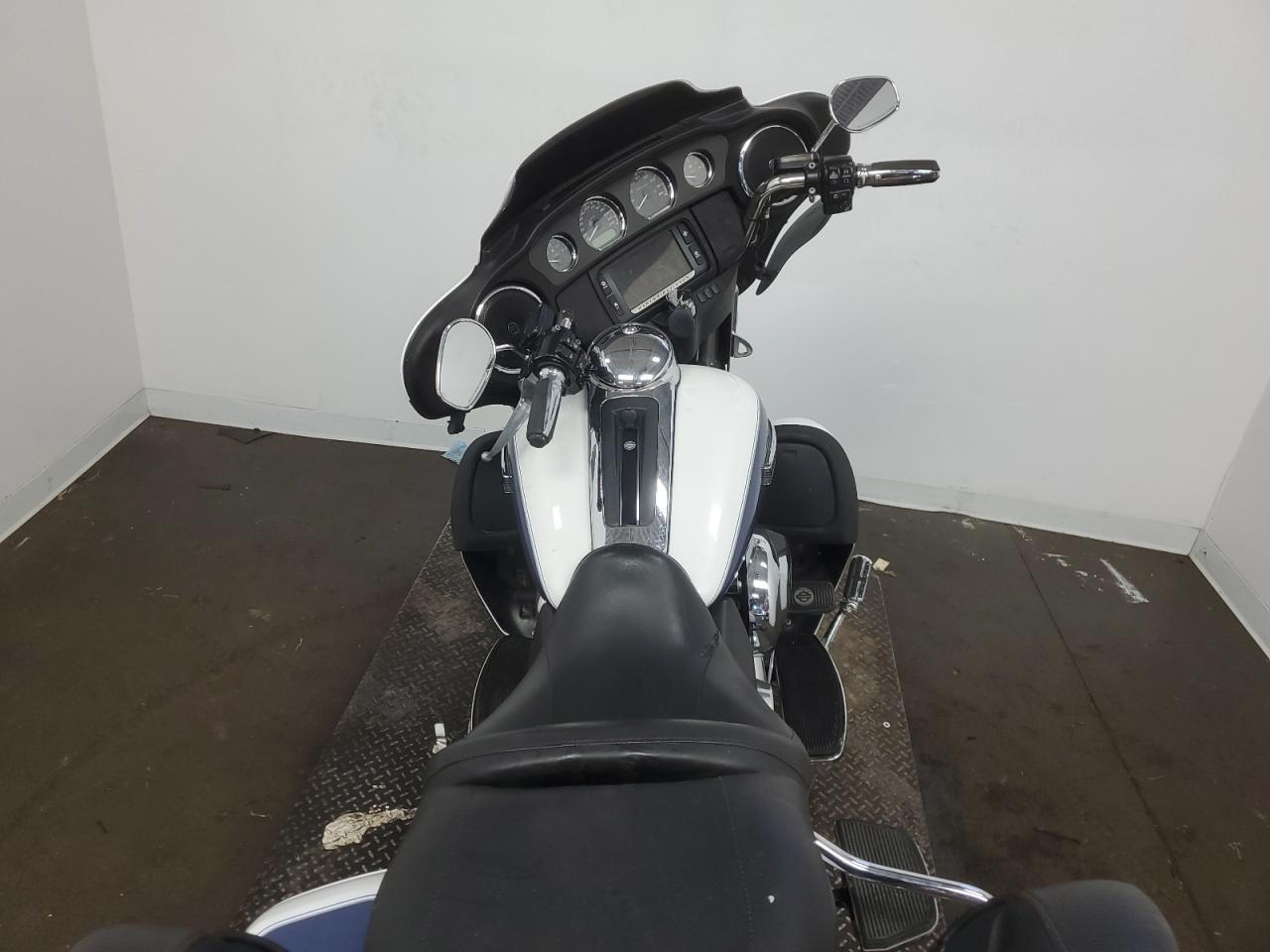 2015 Harley-Davidson Flhtcu Ultra Classic Electra Glide - Фото 6