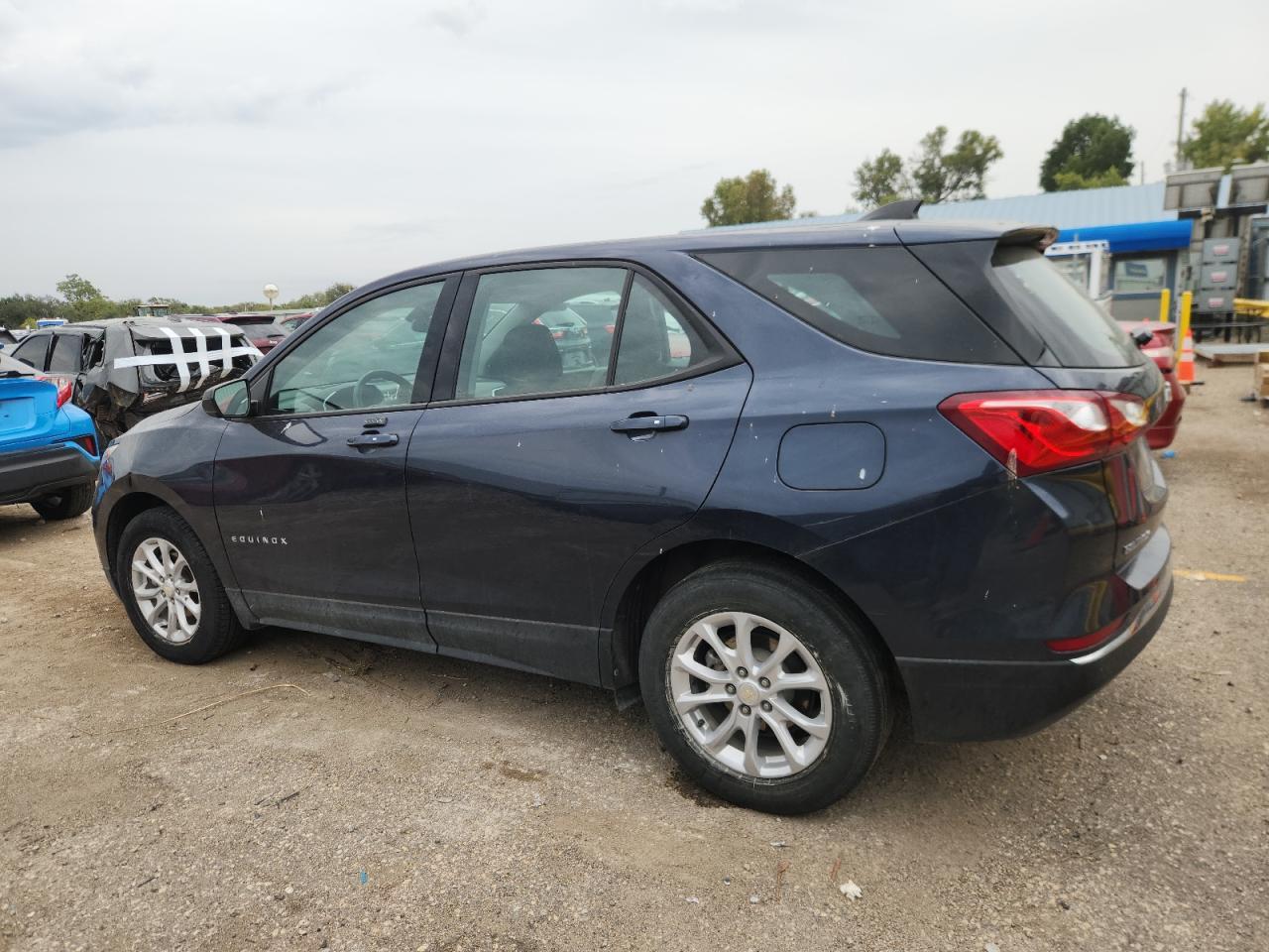 2018 Chevrolet Equinox Ls - Фото 2
