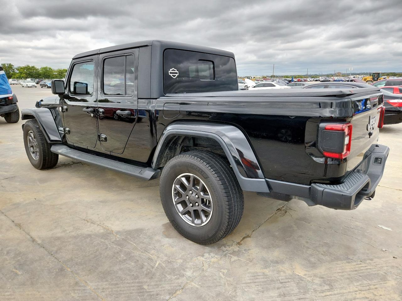 2020 Jeep Gladiator Overland - Image 2