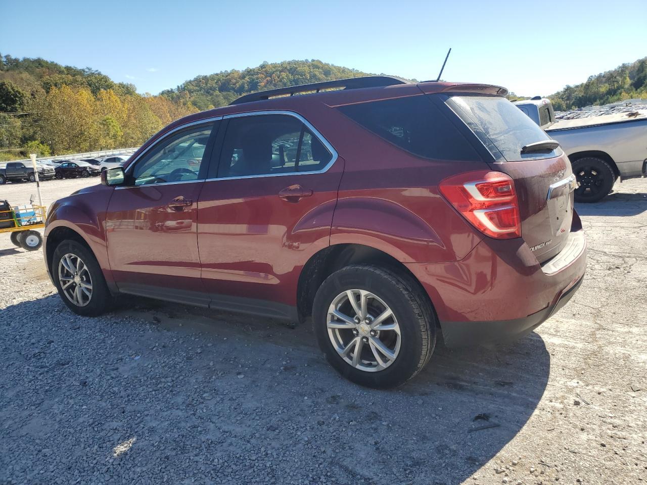 2017 Chevrolet Equinox Lt - Image 2