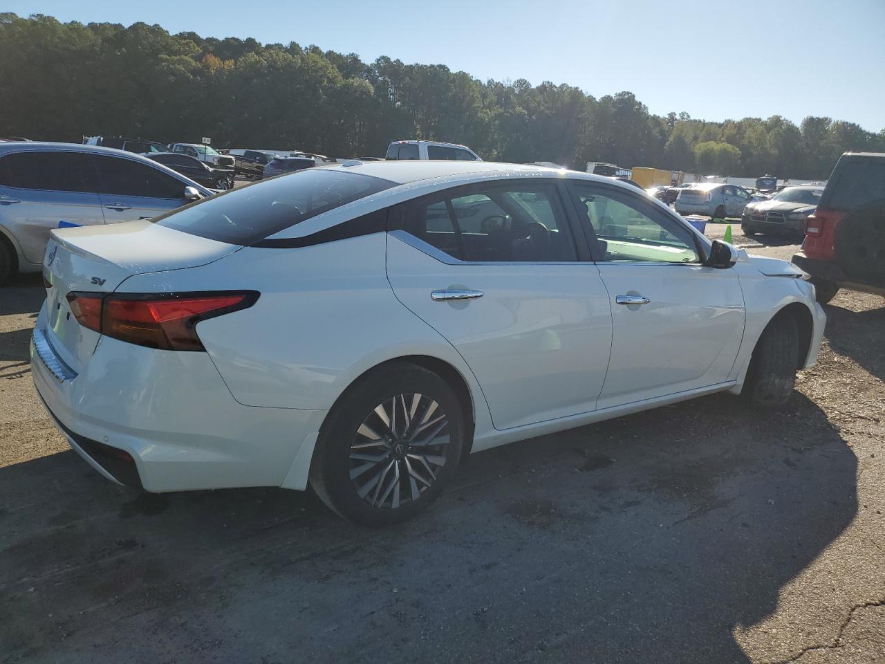 2023 Nissan Altima Sv - Image 3