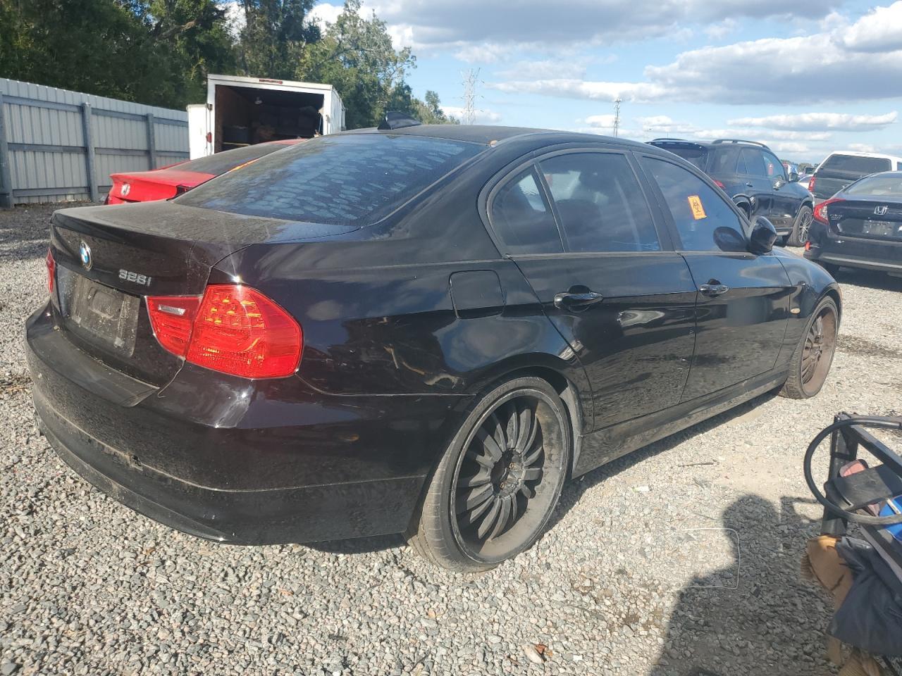 2010 BMW 328 I - Фото 3