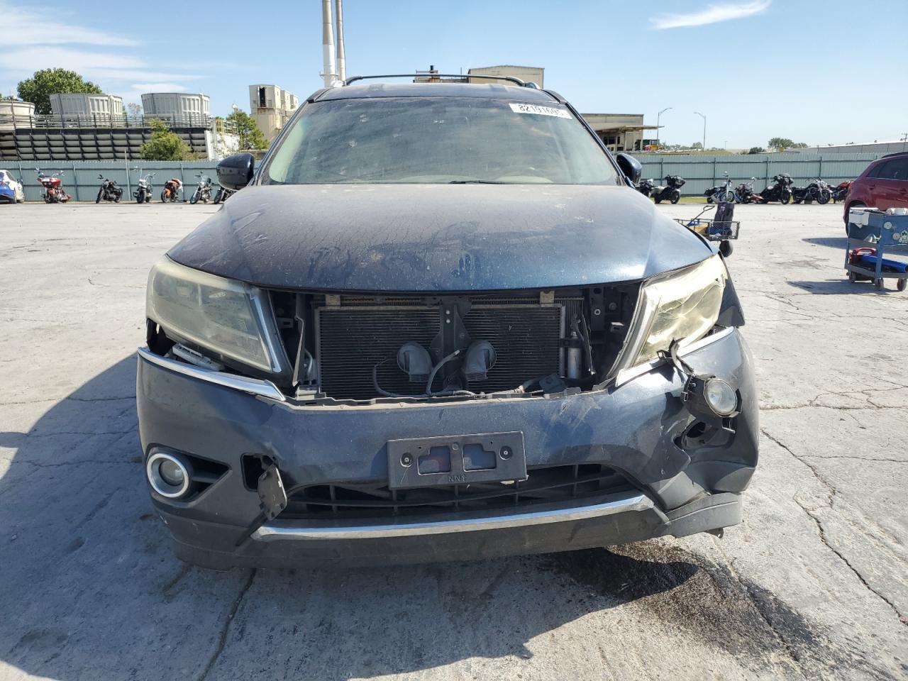 2014 Nissan Pathfinder S - Image 5