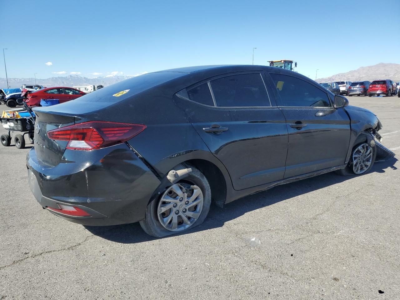 2019 Hyundai Elantra Se - Image 3