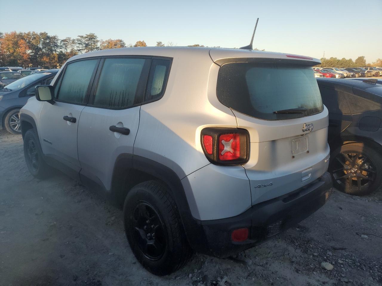 2021 Jeep Renegade Sport - Фото 2