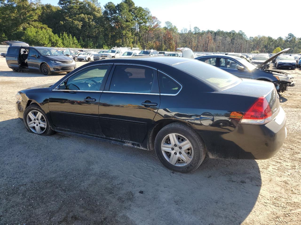 2010 Chevrolet Impala Ls - Фото 2
