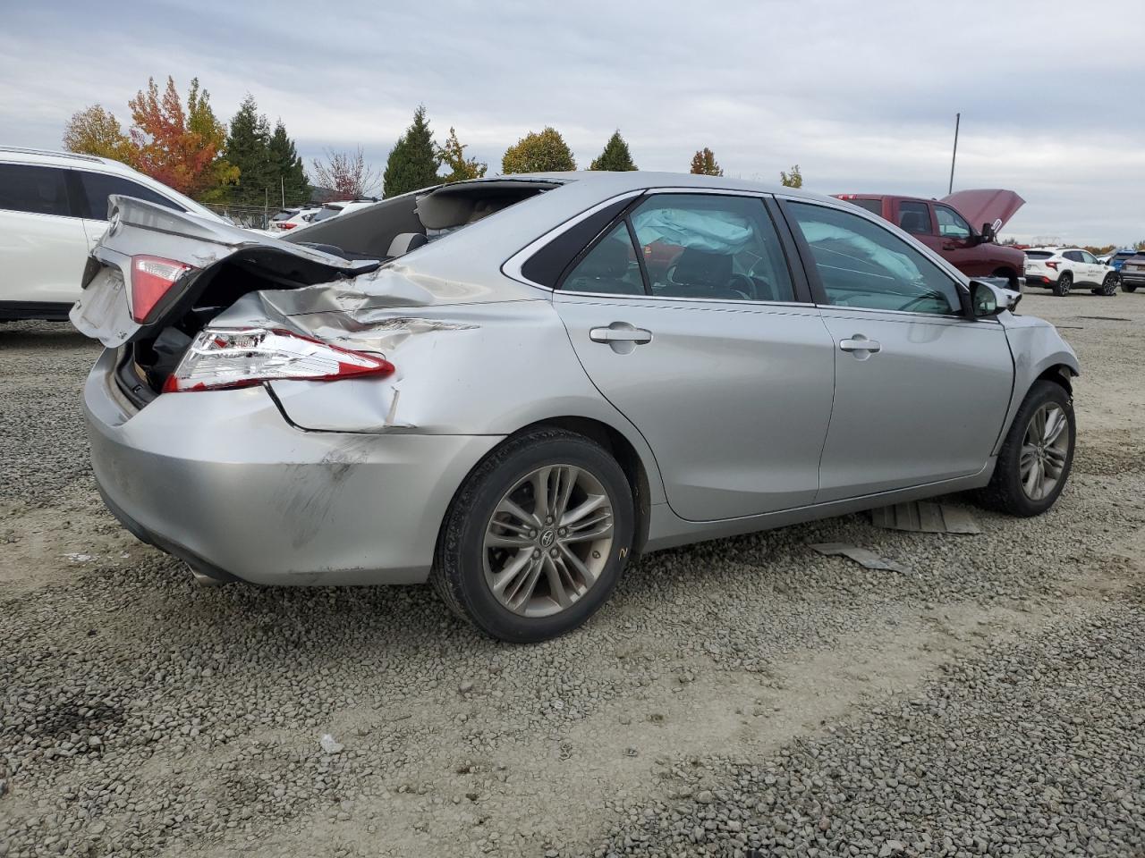 2016 Toyota Camry Le - Фото 3