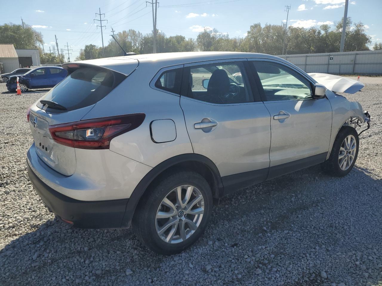 2021 Nissan Rogue Sport S - Фото 3