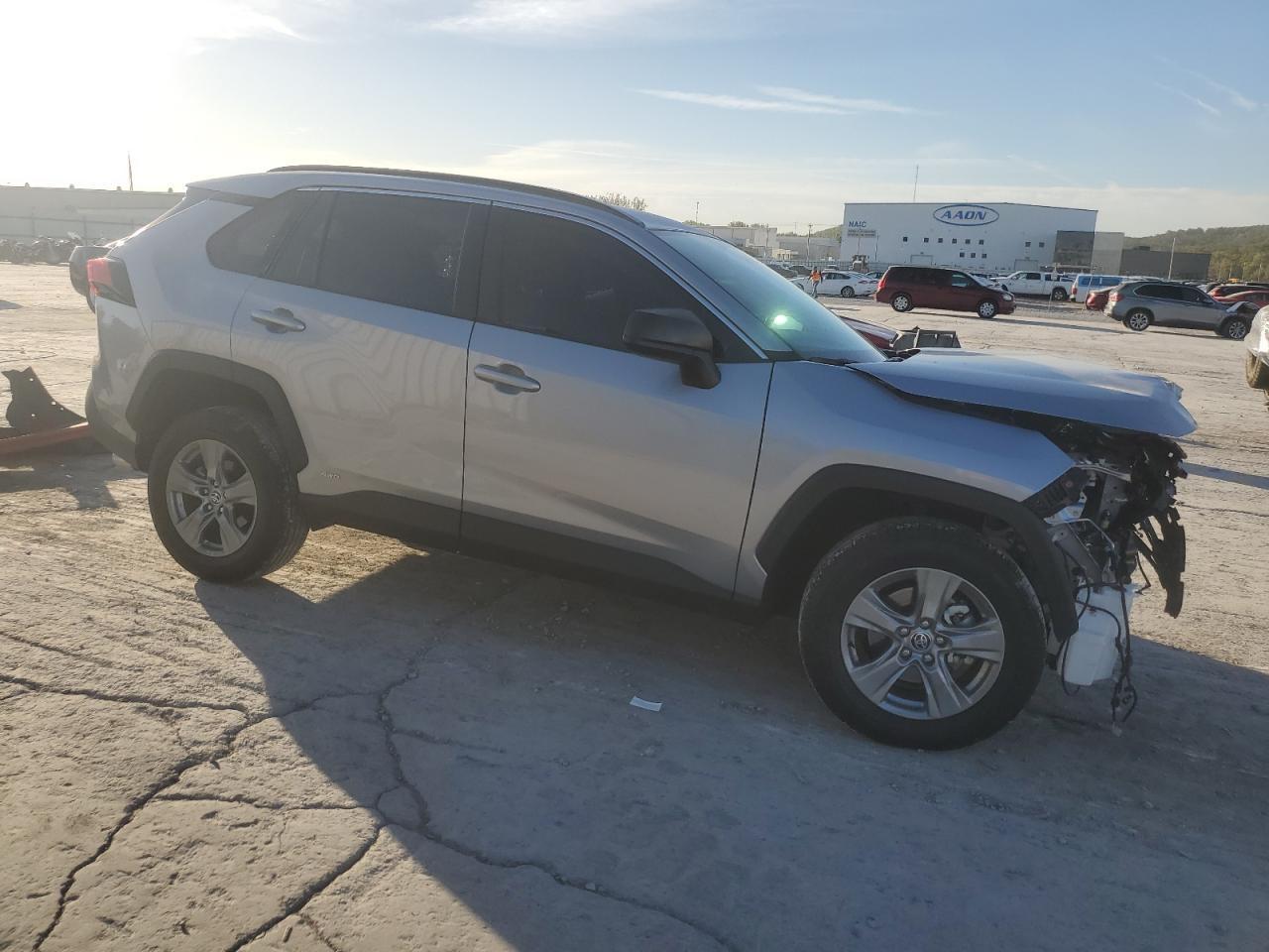 2025 Toyota Rav4 Le - Фото 4