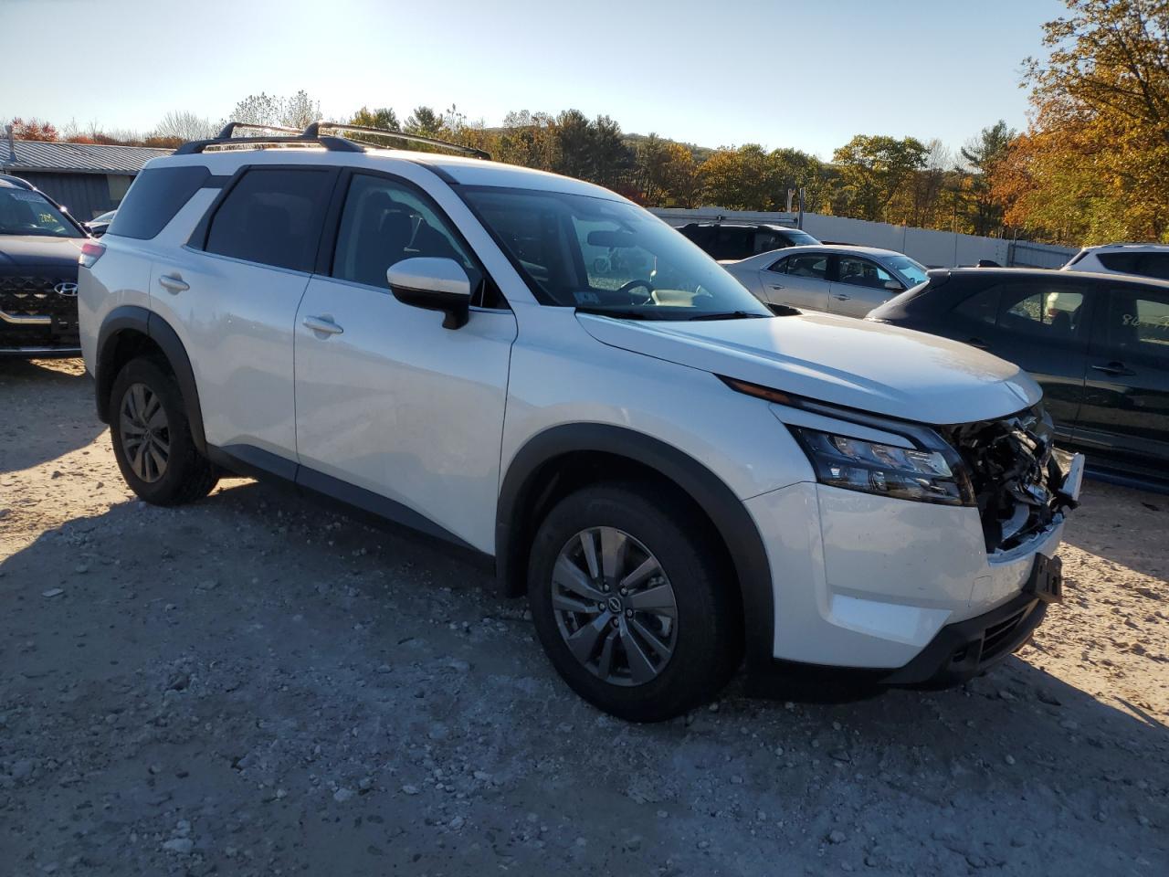 2025 Nissan Pathfinder Sv - Image 4