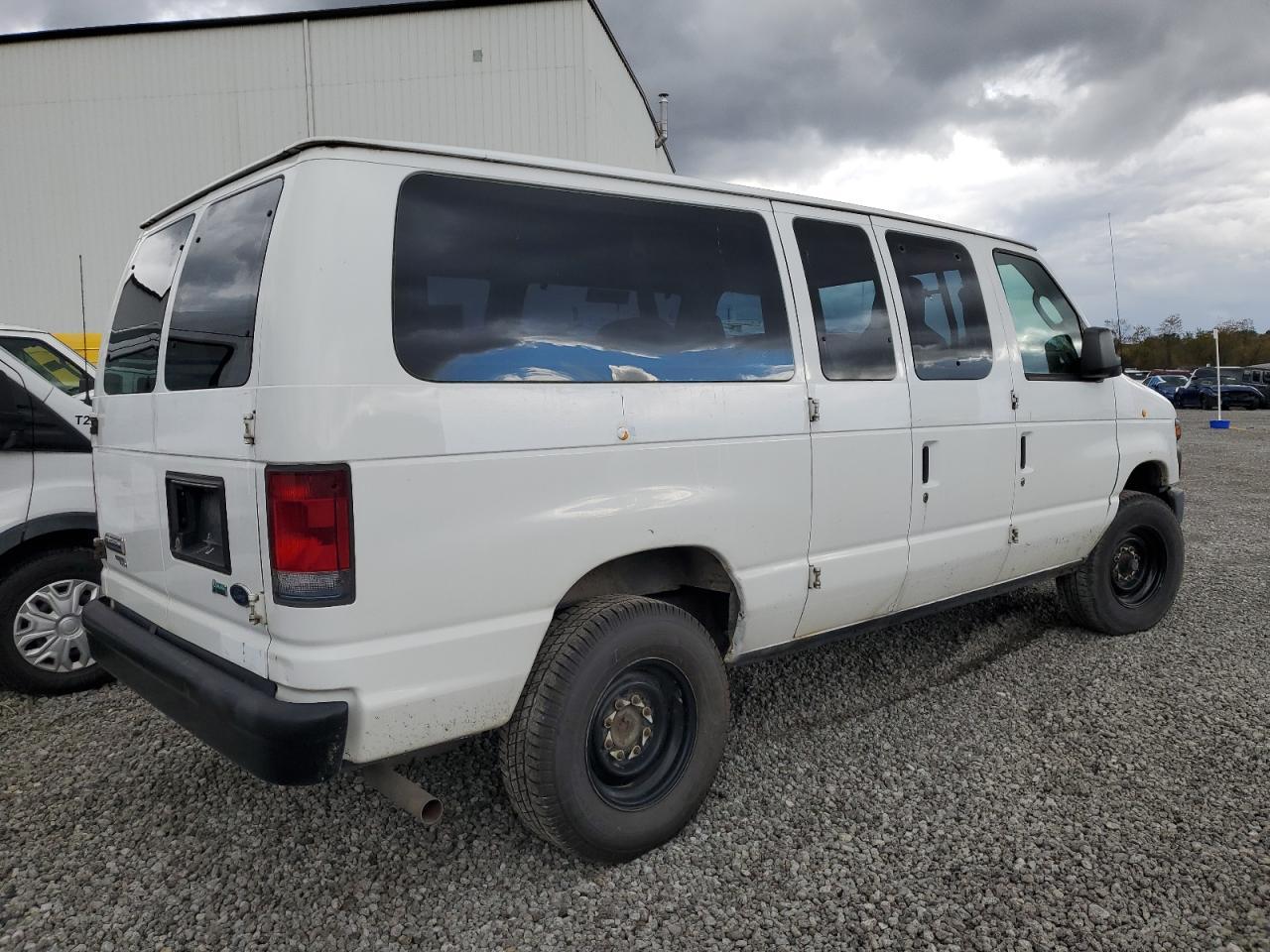 2012 Ford Econoline E250 Van - Image 3