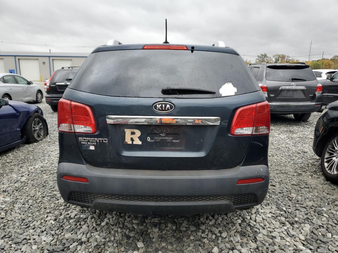 2011 Kia Sorento Base - Фото 6