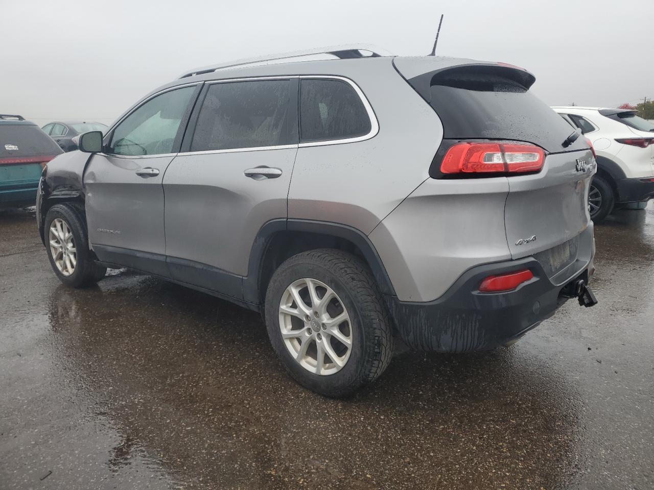 2016 Jeep Cherokee Latitude - Фото 2