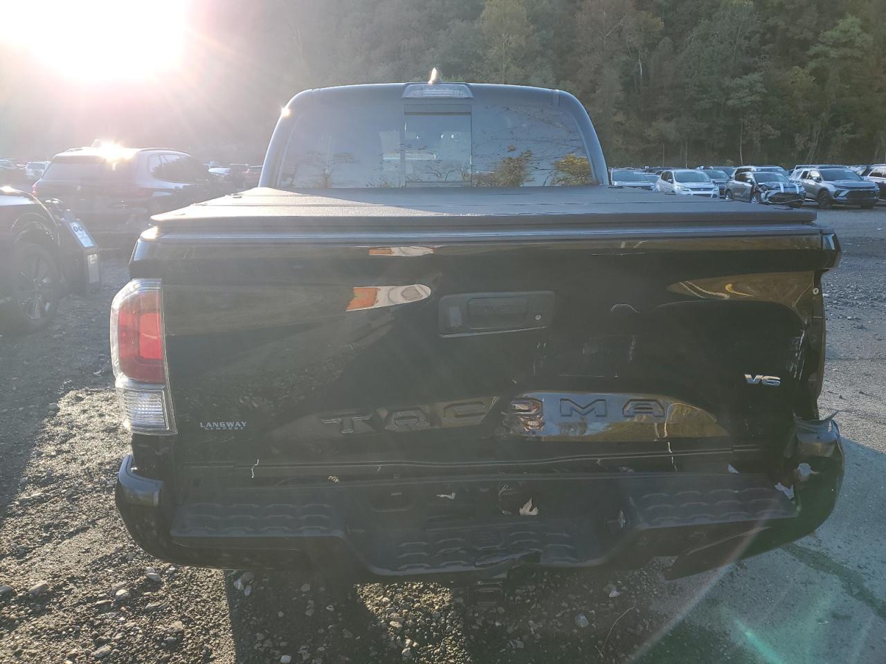 2023 Toyota Tacoma Double Cab - Image 6