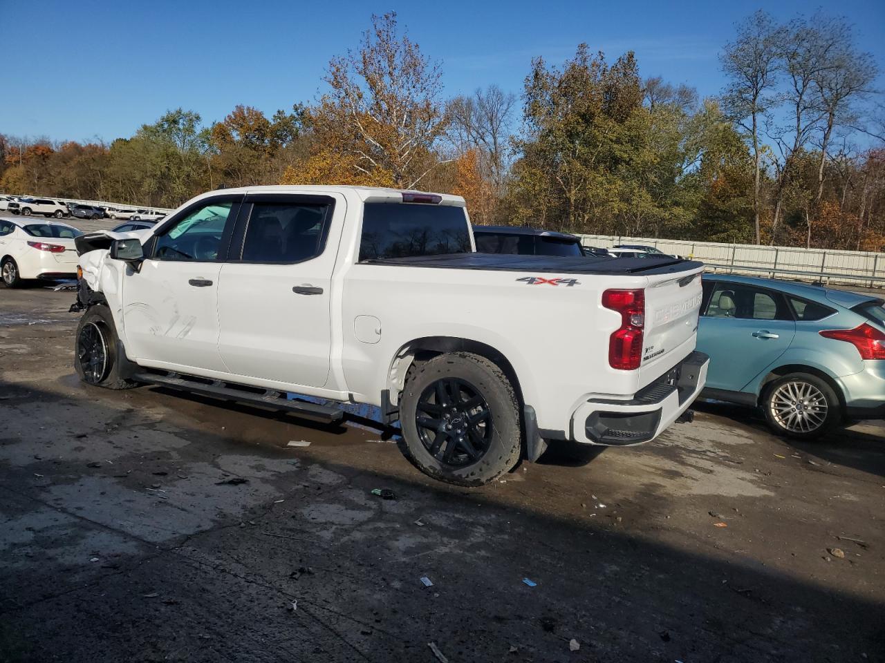 2022 Chevrolet Silverado K1500 Custom - Фото 2
