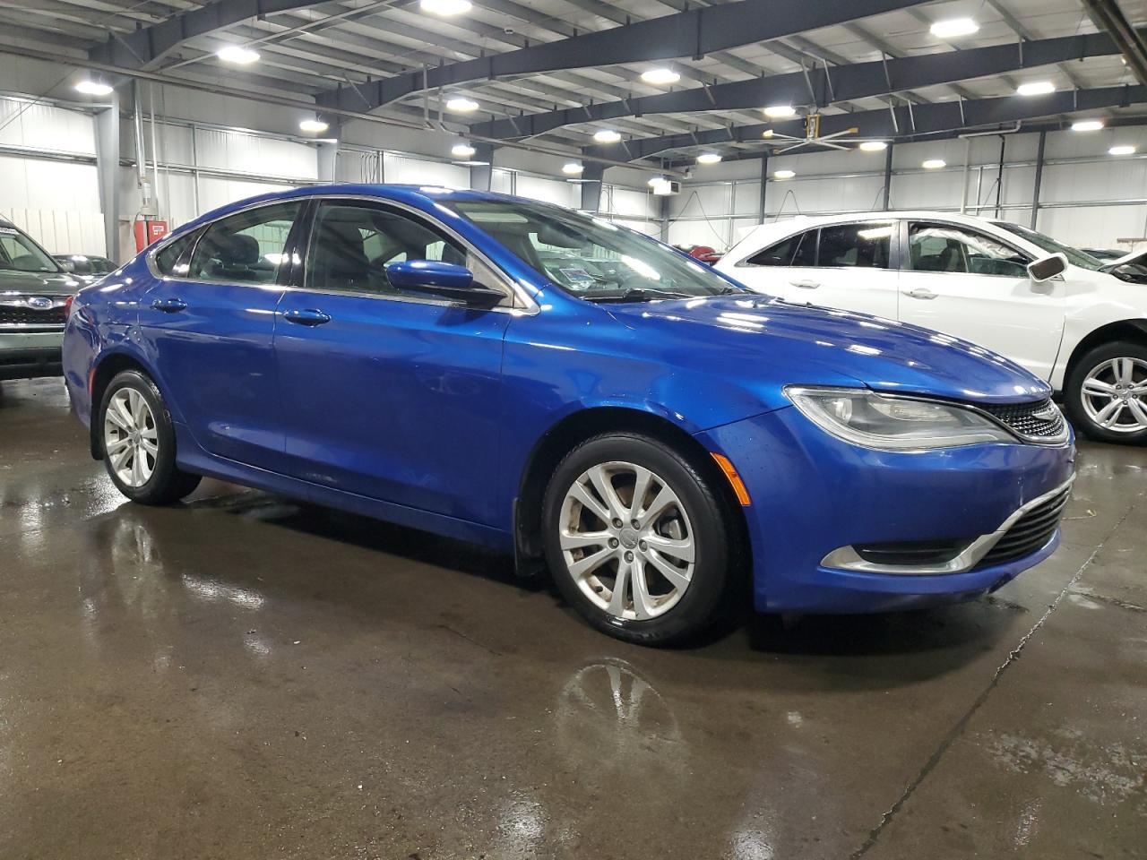 2015 Chrysler 200 Limited - Image 4