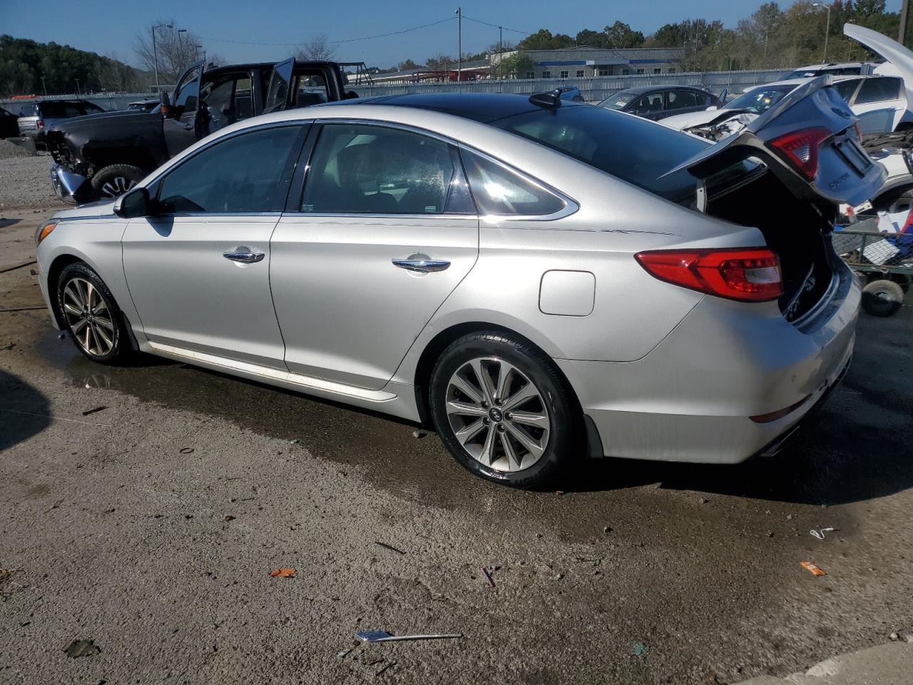 2016 Hyundai Sonata Sport - Image 2