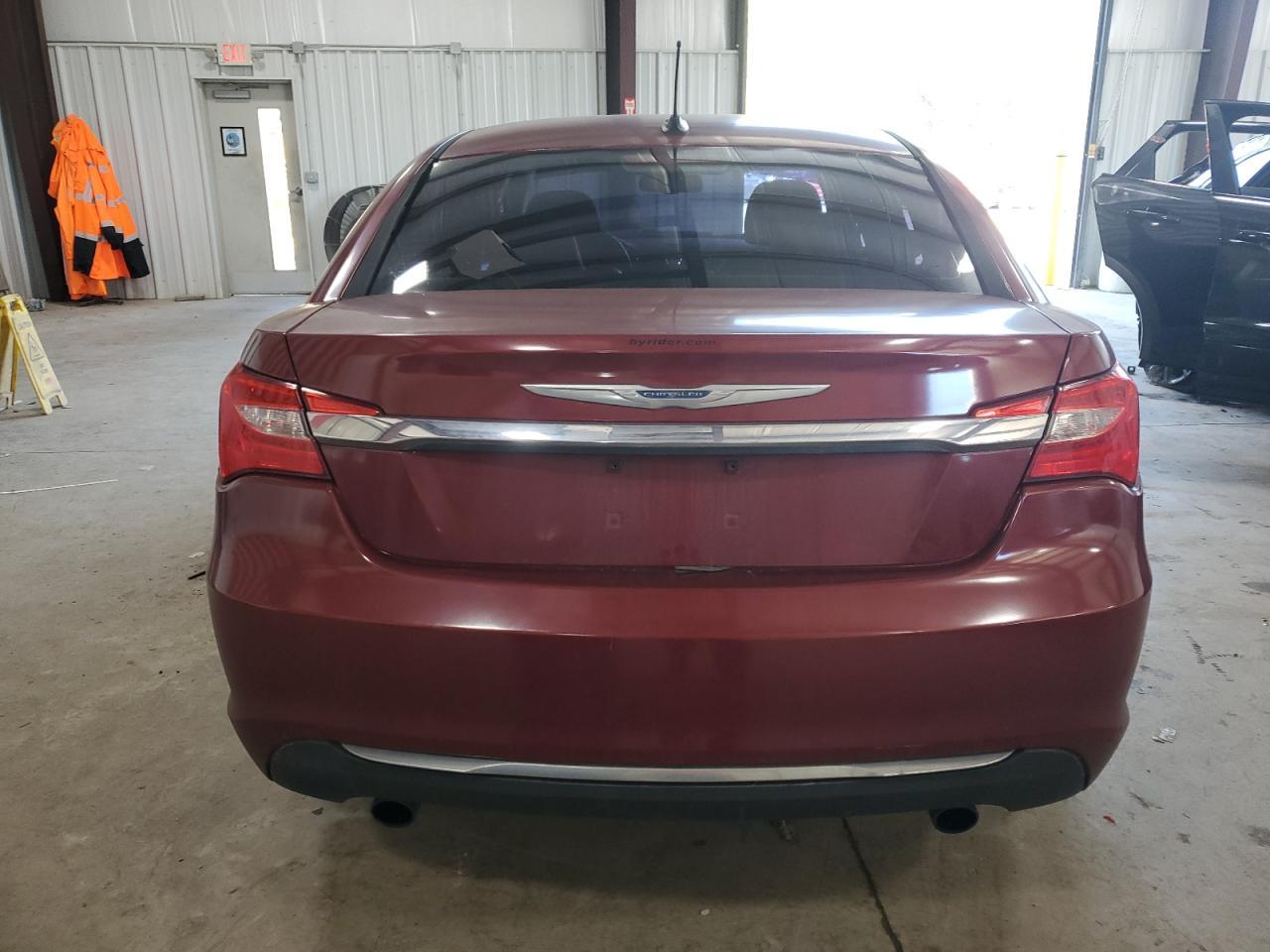 2013 Chrysler 200 Limited - Image 6