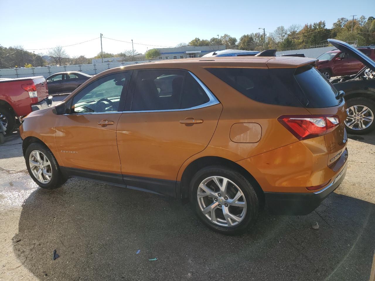 2018 Chevrolet Equinox Lt - Image 2