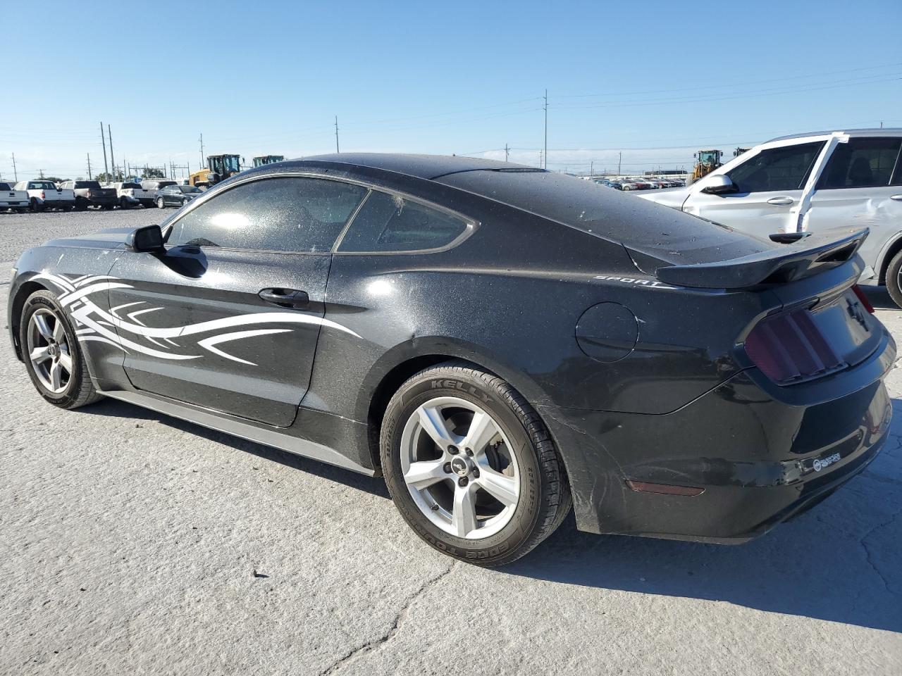 2015 Ford Mustang - Фото 2