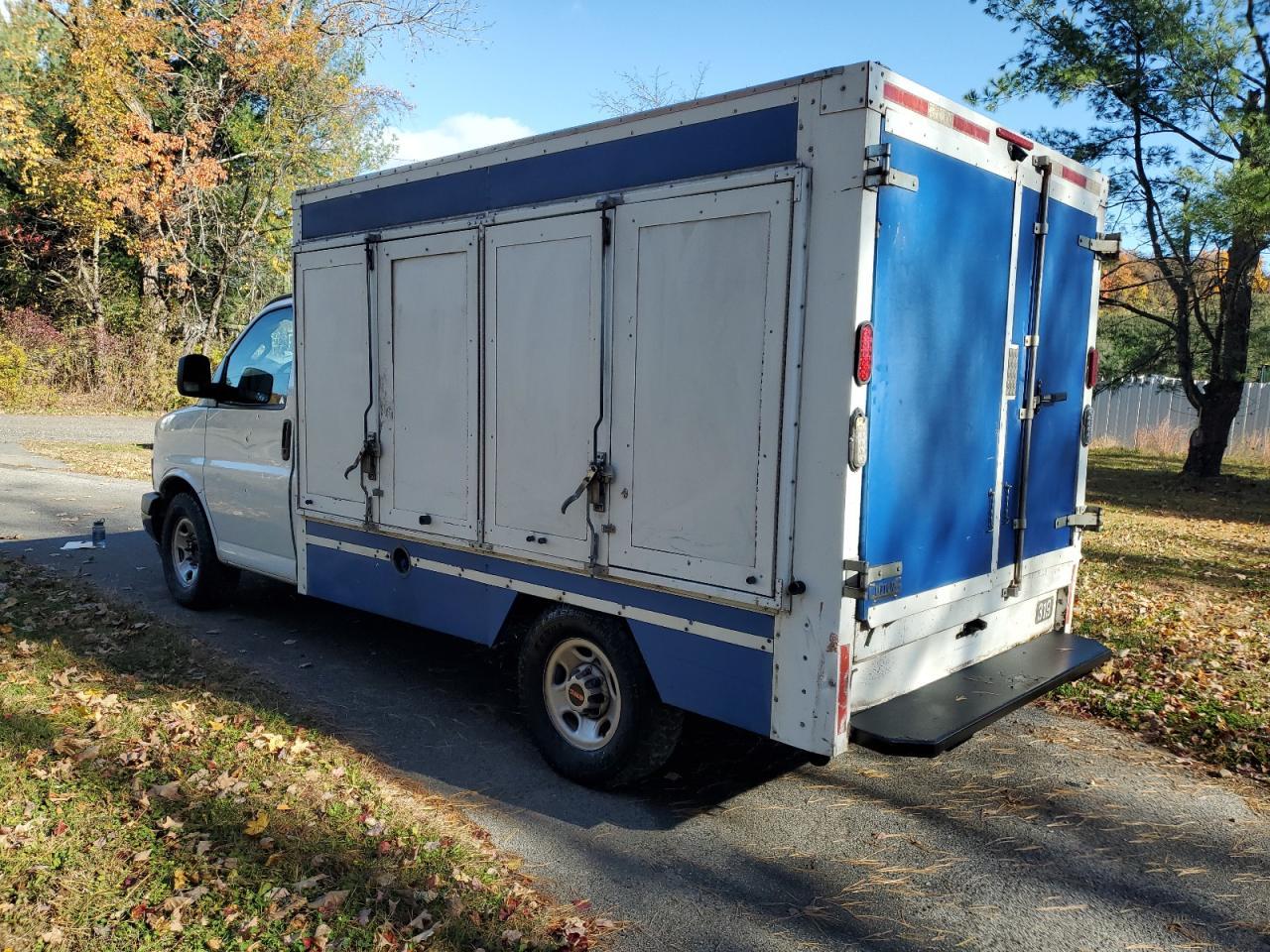 2019 GMC Savana Delivery Truck - Фото 2