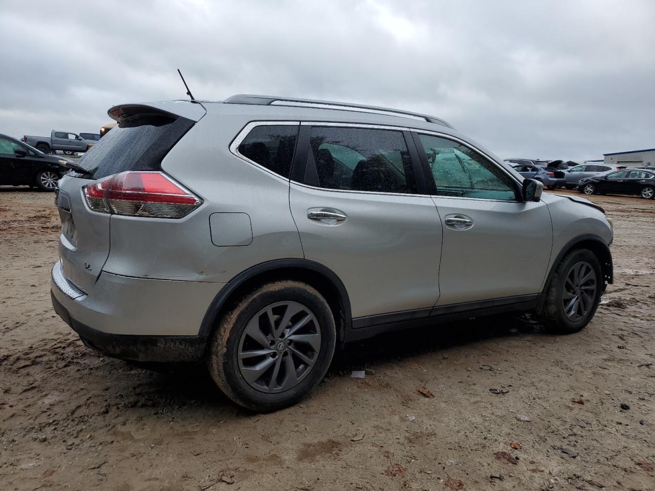 2016 Niss Rogue S - Image 3