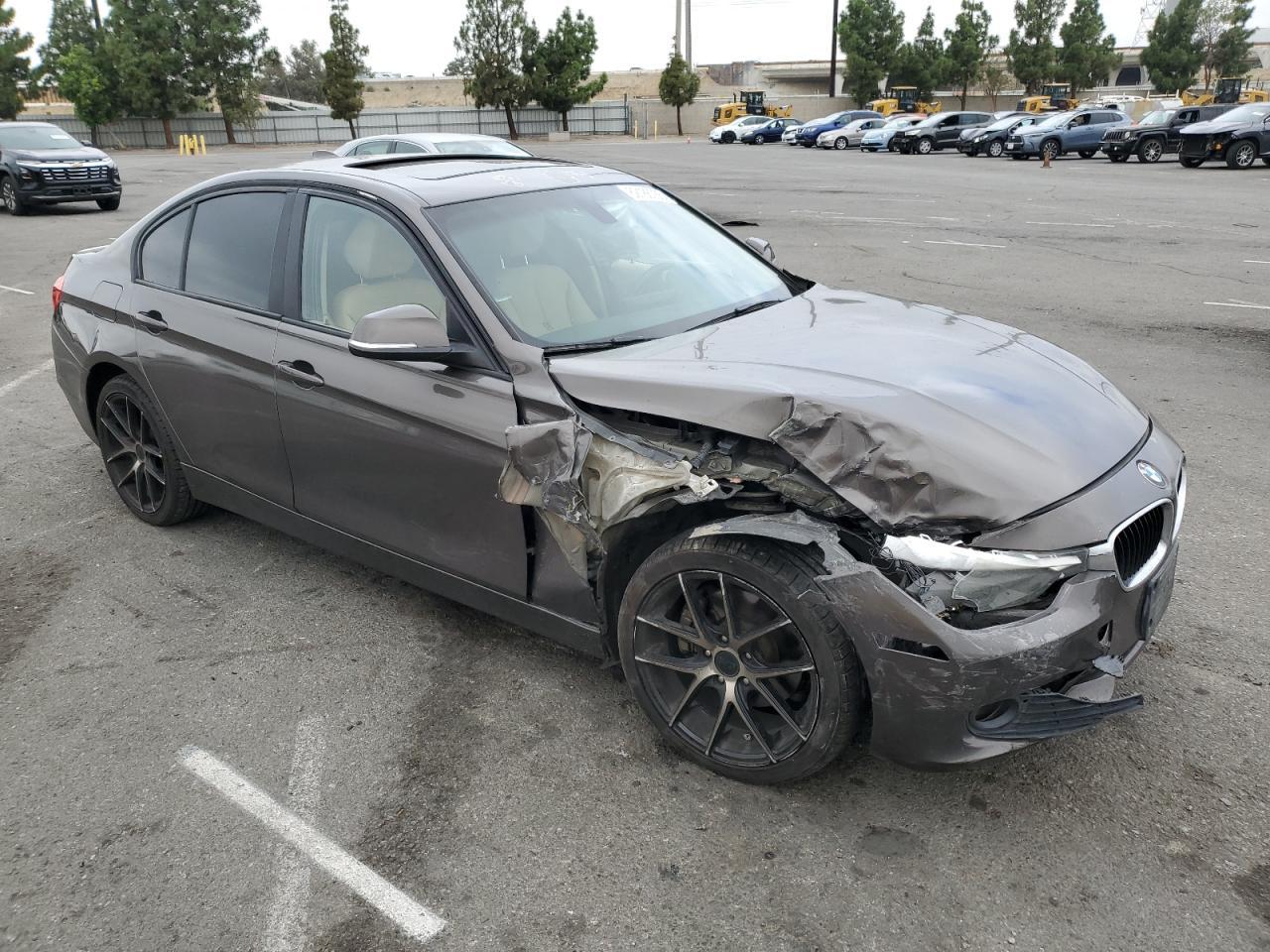 2014 BMW 320 - Фото 4