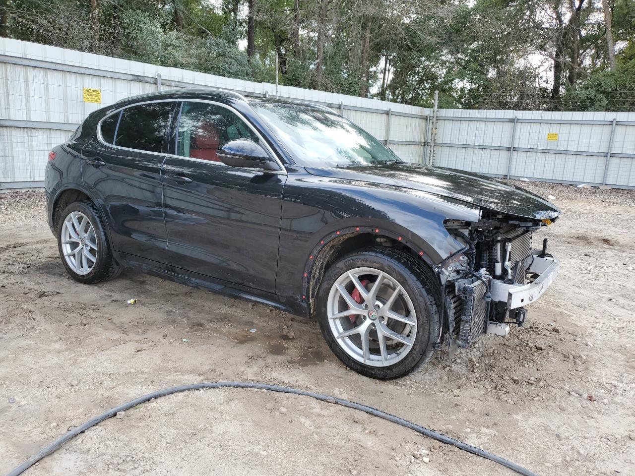 2021 Alfa Romeo Stelvio Ti - Фото 4