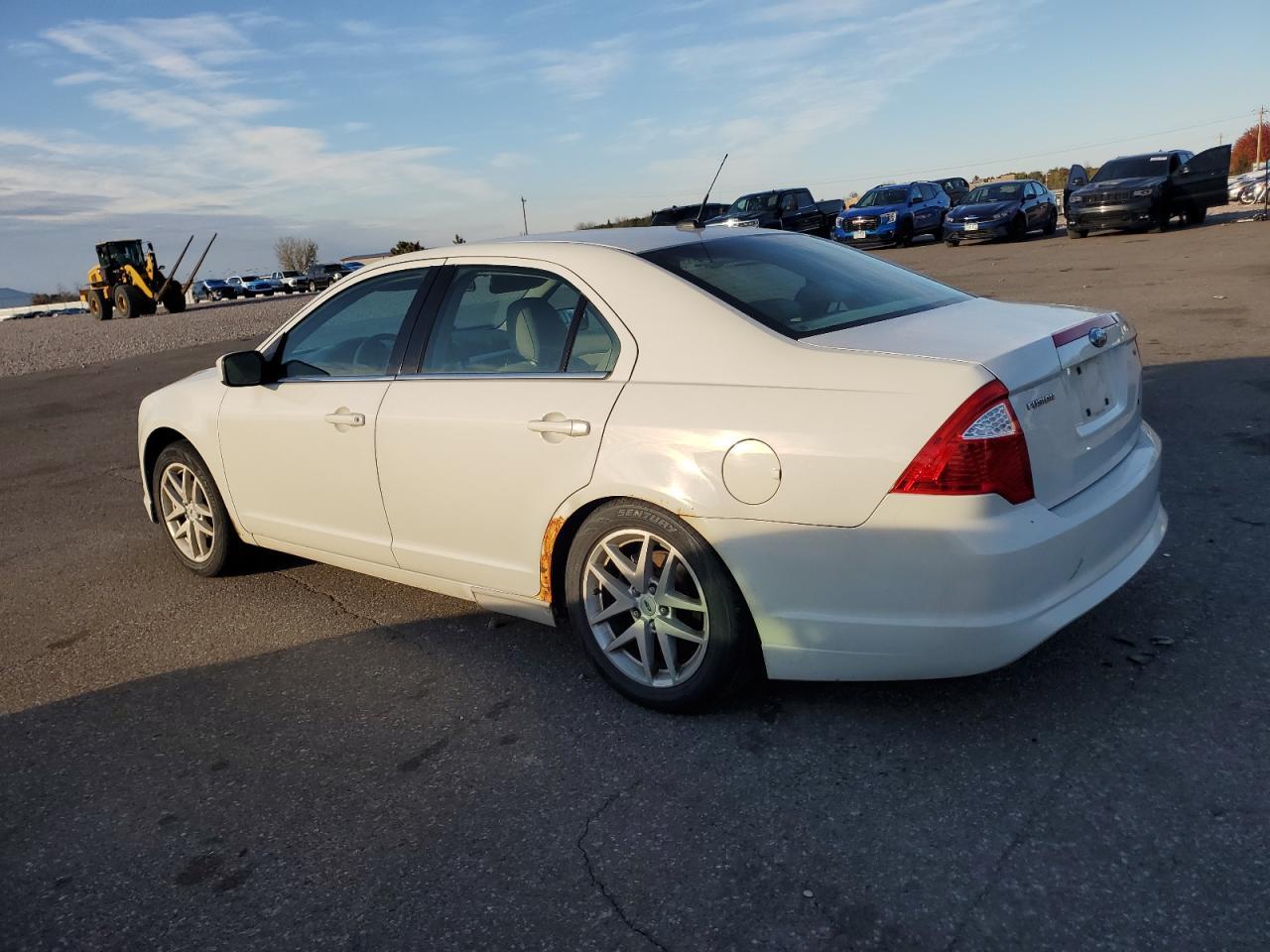 2010 Ford Fusion Se - Image 2