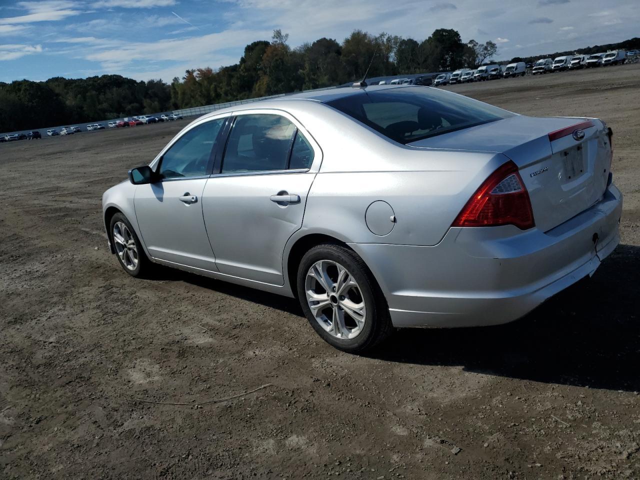 2012 Ford Fusion Se - Фото 2