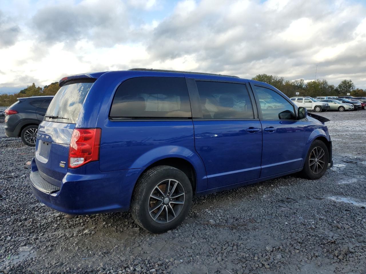2019 Dodge Grand Caravan Gt - Image 3