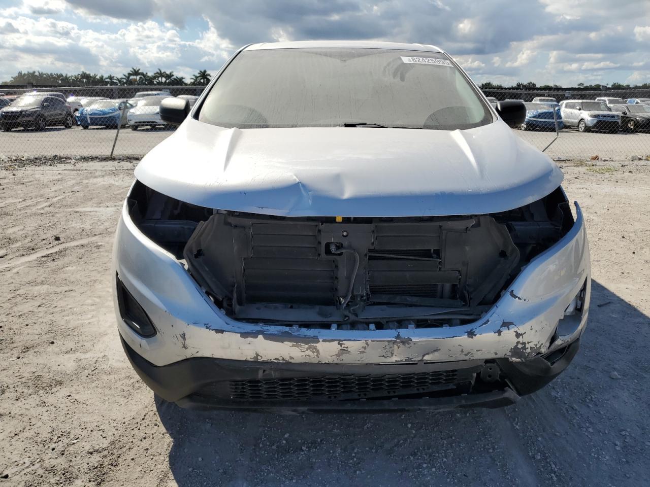 2016 Ford Edge Se - Image 5