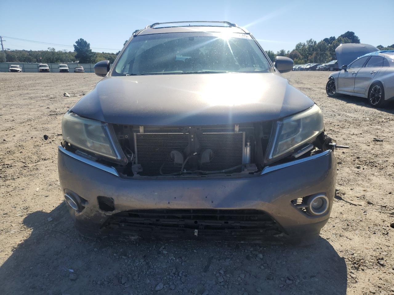 2014 Nissan Pathfinder S - Image 5