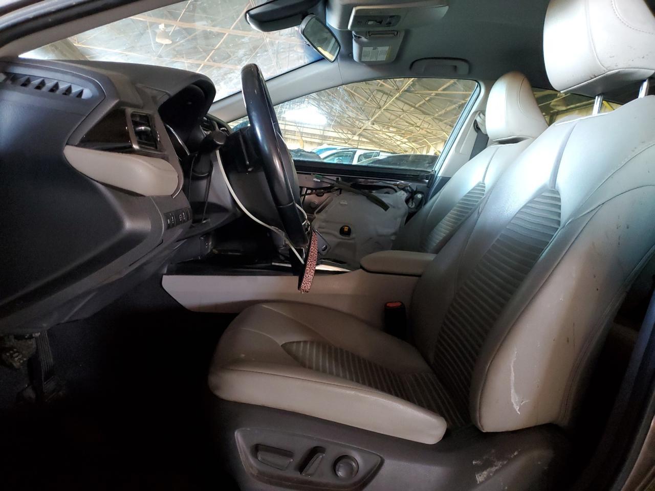 2019 Toyota Camry L - Image 7