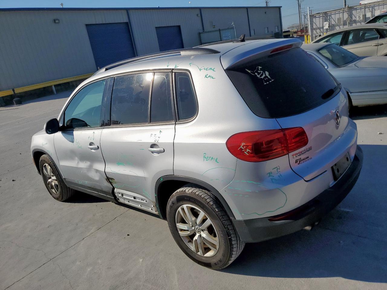 2017 Volkswagen Tiguan S - Фото 2