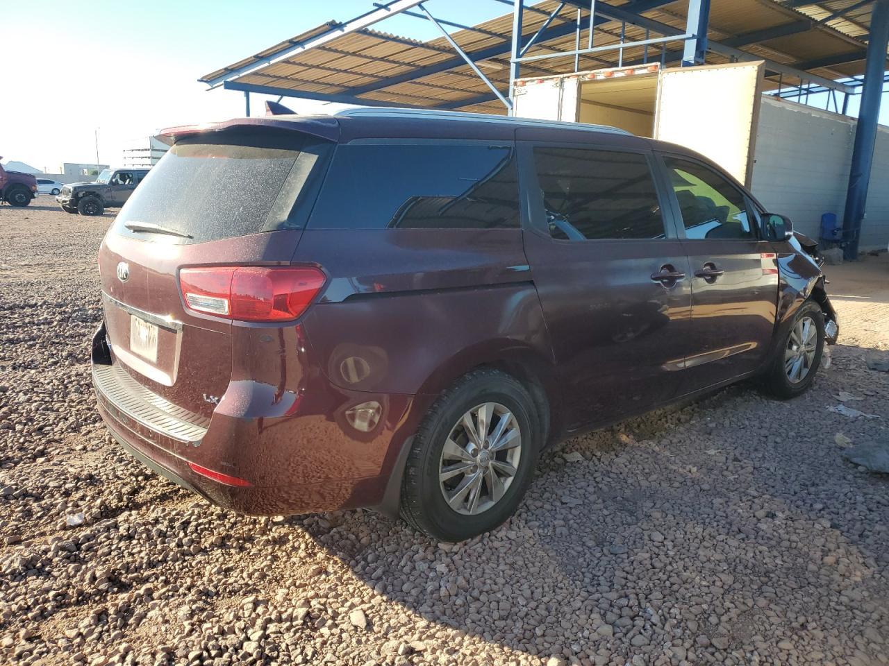 2017 Kia Sedona Lx - Фото 3