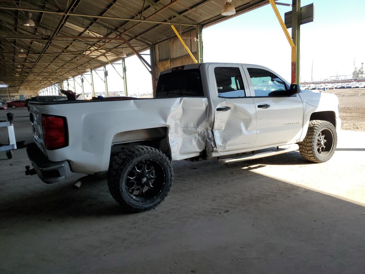 2017 Chevrolet Silverado C1500 - Фото 3