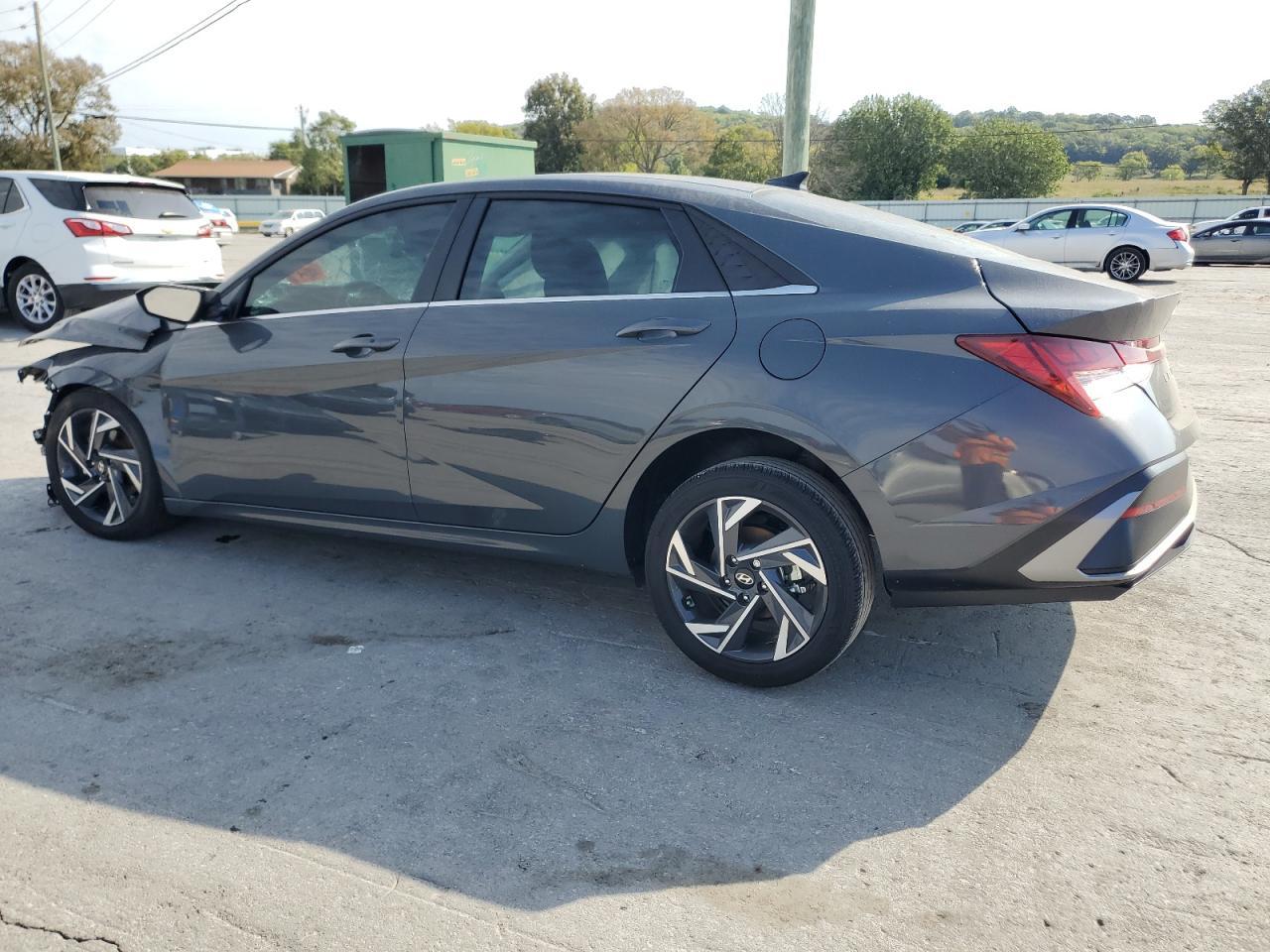 2024 Hyundai Elantra Sel - Image 2