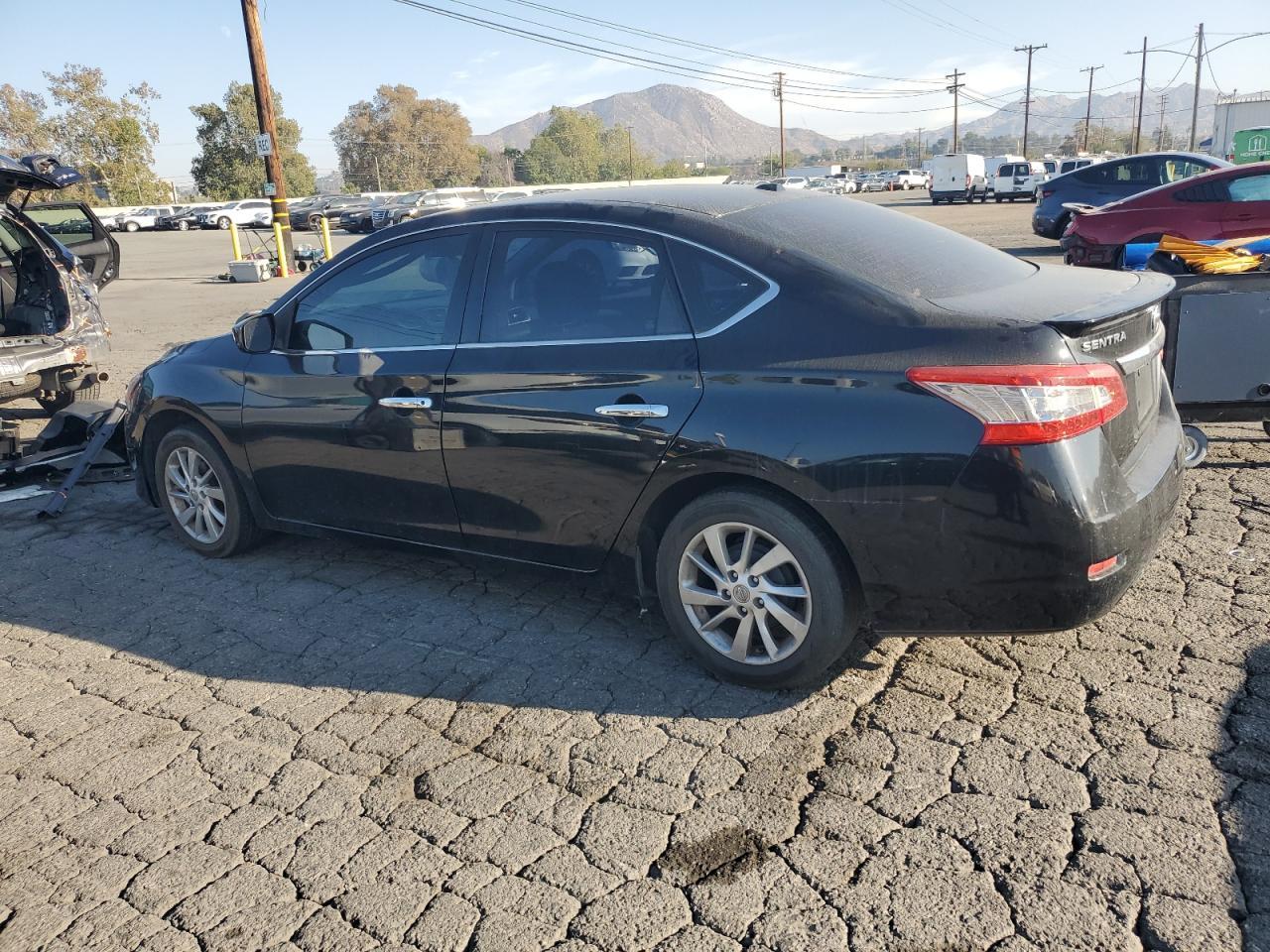 2015 Nissan Sentra S - Фото 2