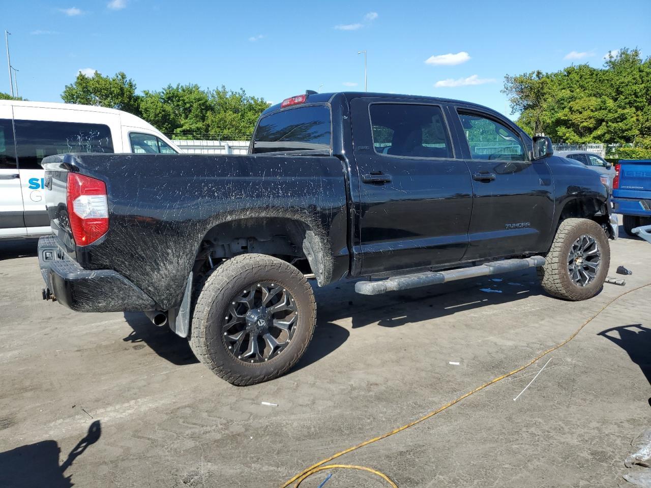 2020 Toyota Tundra Crewmax Sr5 - Фото 3