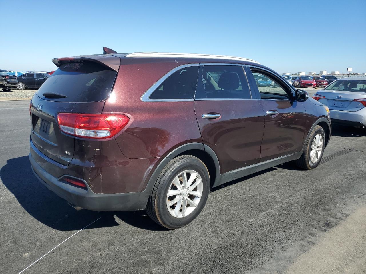2016 Kia Sorento Lx - Image 3