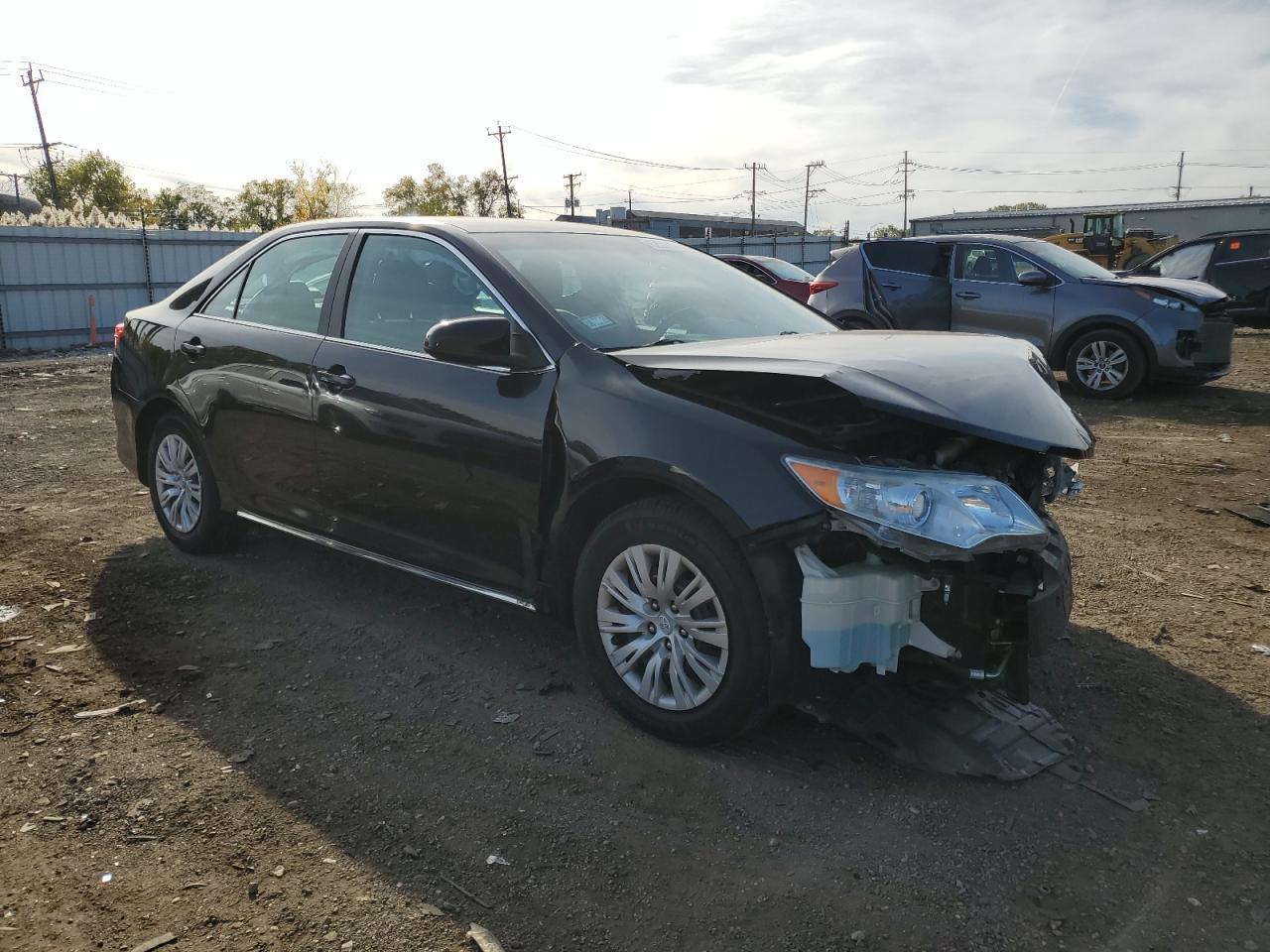 2012 Toyota Camry Le - Фото 4