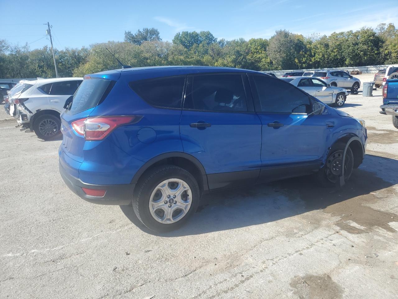 2017 Ford Escape S - Фото 3