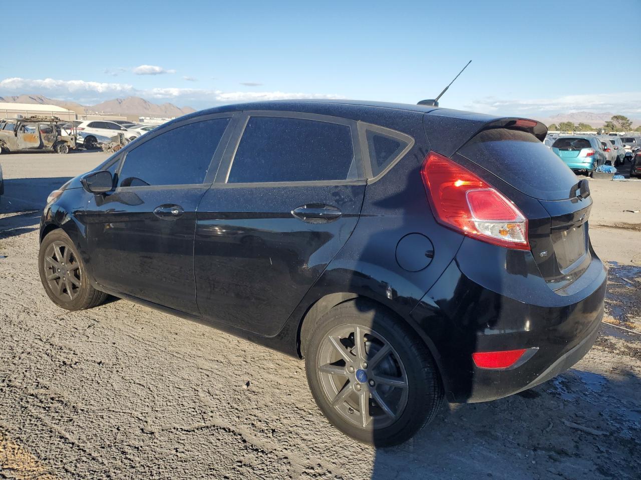 2018 Ford Fiesta Se - Фото 2