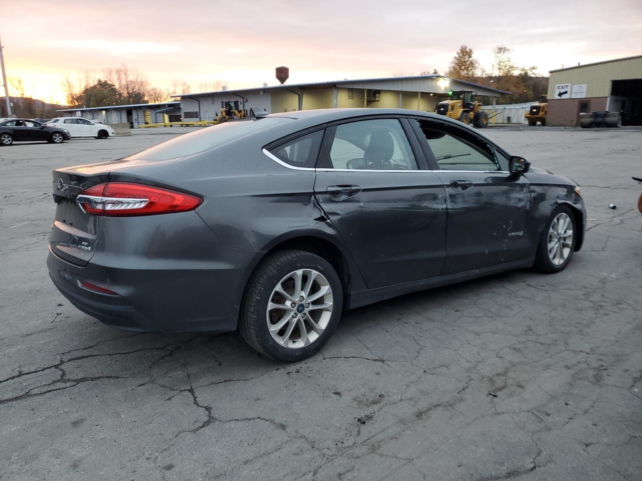 2019 Ford Fusion Se - Фото 3