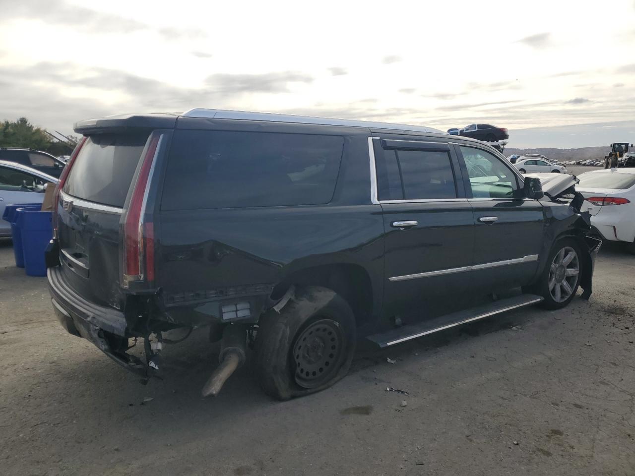2018 Cadillac Escalade Esv Premium Luxury - Image 3