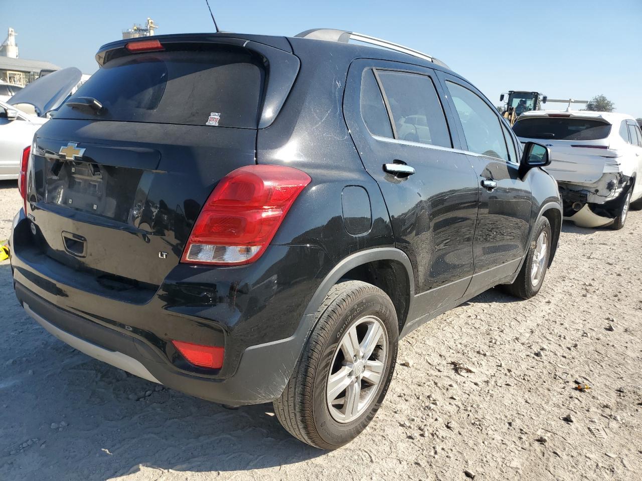 2019 Chevrolet Trax 1Lt - Image 3