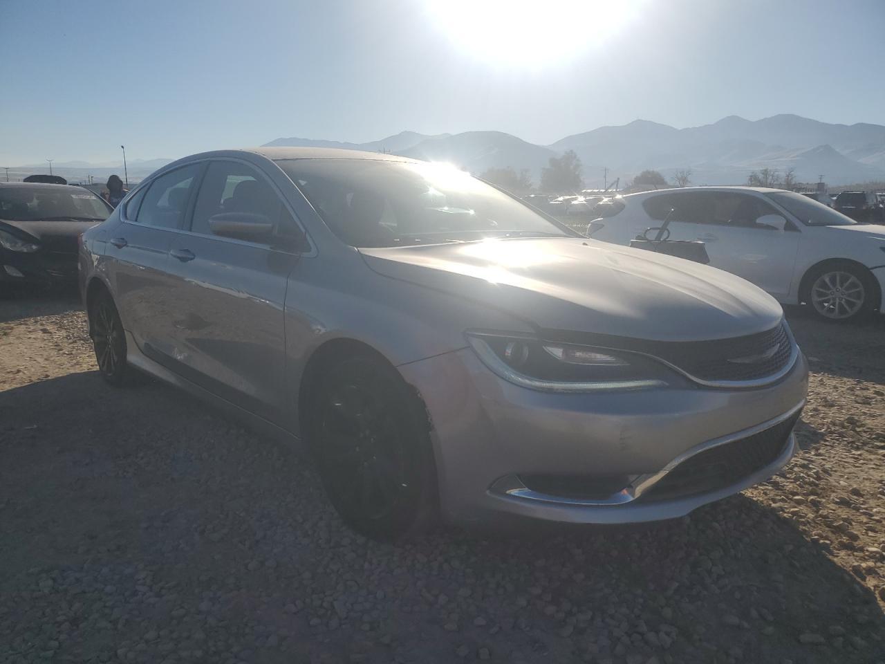2015 Chrysler 200 Limited - Фото 4