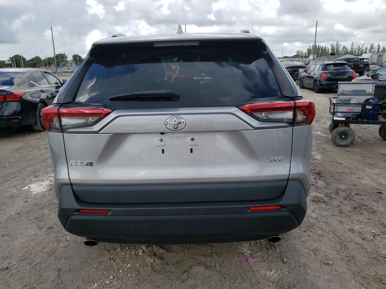 2021 Toyota Rav4 Xle - Фото 6