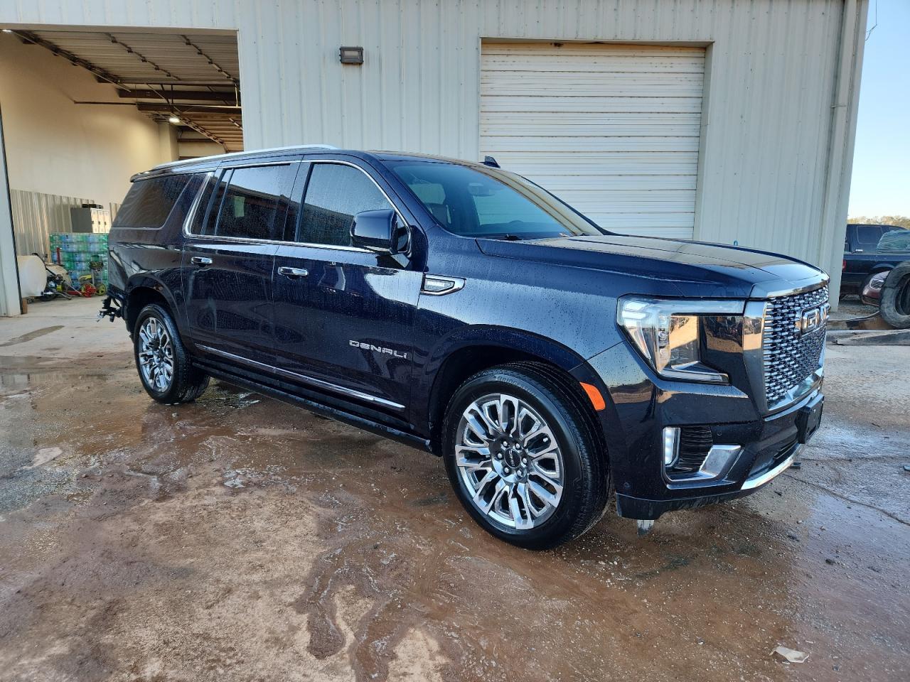 2024 GMC Yukon Xl Denali Ultimate - Image 4